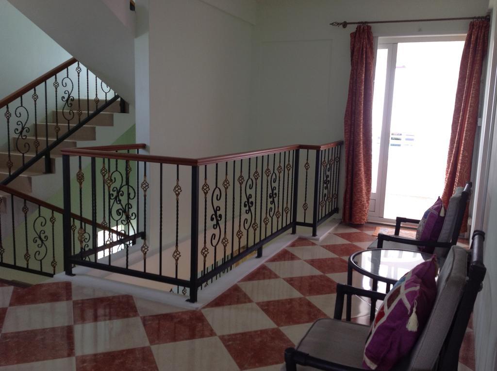Fayruz Villa Is A 3 Bedroom, 3 Bathroom Detached House With Ac And Swimming Pool 5 Minutes Walk From Flic En Flac Public Beach Extérieur photo