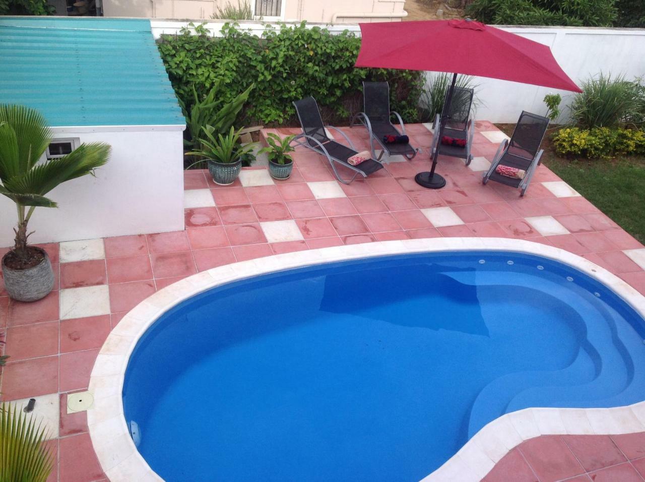 Fayruz Villa Is A 3 Bedroom, 3 Bathroom Detached House With Ac And Swimming Pool 5 Minutes Walk From Flic En Flac Public Beach Extérieur photo