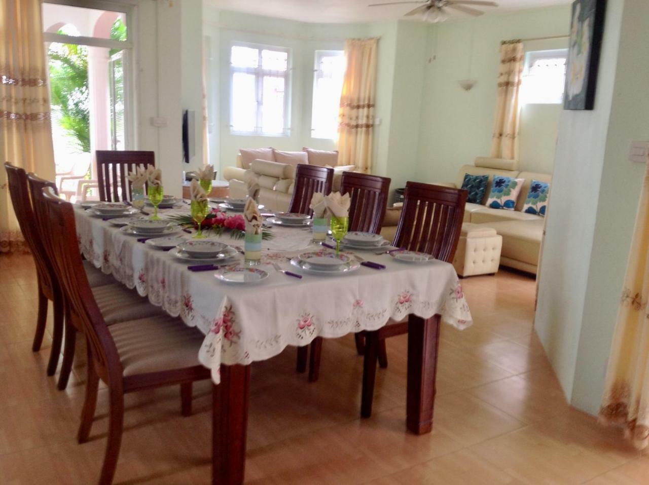Fayruz Villa Is A 3 Bedroom, 3 Bathroom Detached House With Ac And Swimming Pool 5 Minutes Walk From Flic En Flac Public Beach Extérieur photo